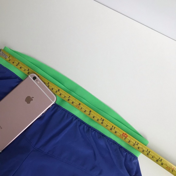 Nike Livestrong Shorts - Picture 7 of 9